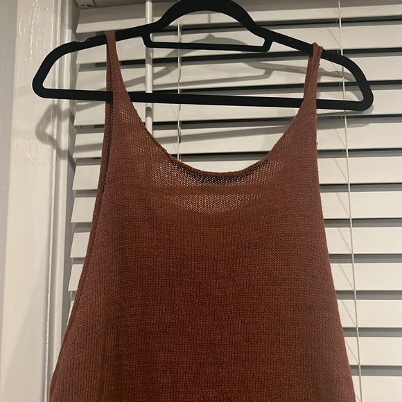Brown Low Scoop Tank - Picture 2 of 4